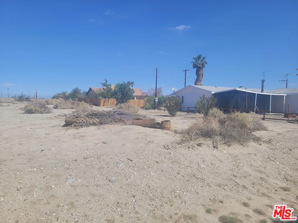 1374 Leeward Avenue Property Photo 2