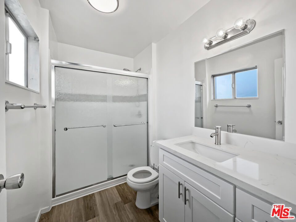 6558 Menlo Street Property Photo 7