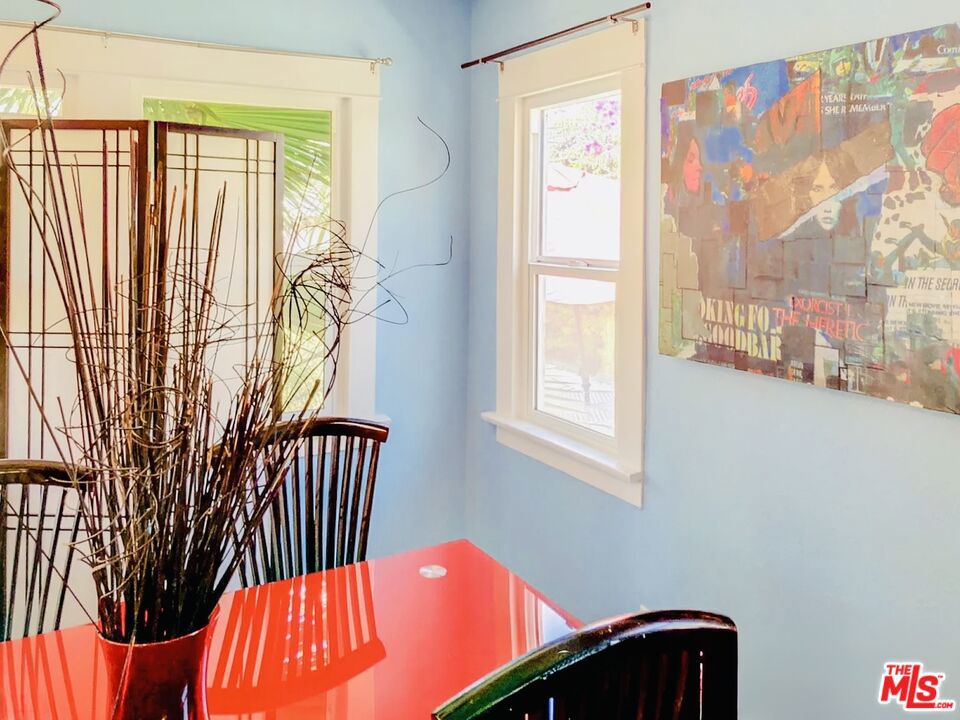 800 N Hobart Boulevard Property Photo 23