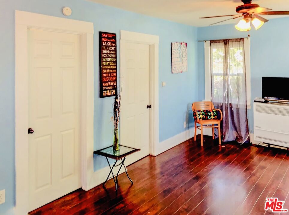 800 N Hobart Boulevard Property Photo 24