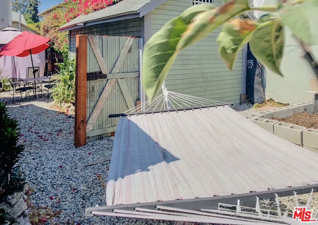 800 N Hobart Boulevard Property Photo 30