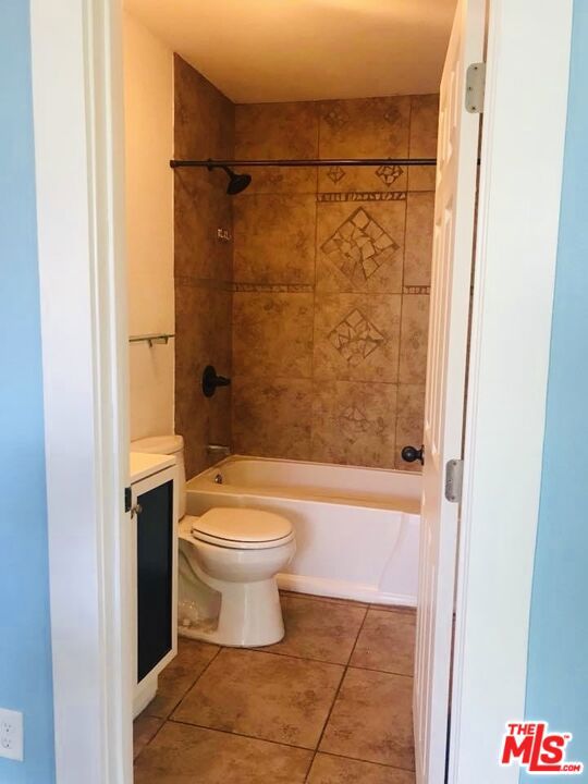 800 N Hobart Boulevard Property Photo 27