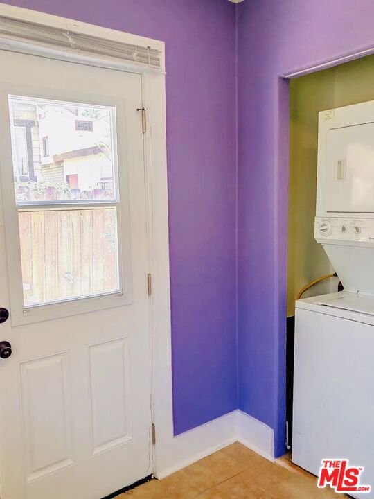 800 N Hobart Boulevard Property Photo 28