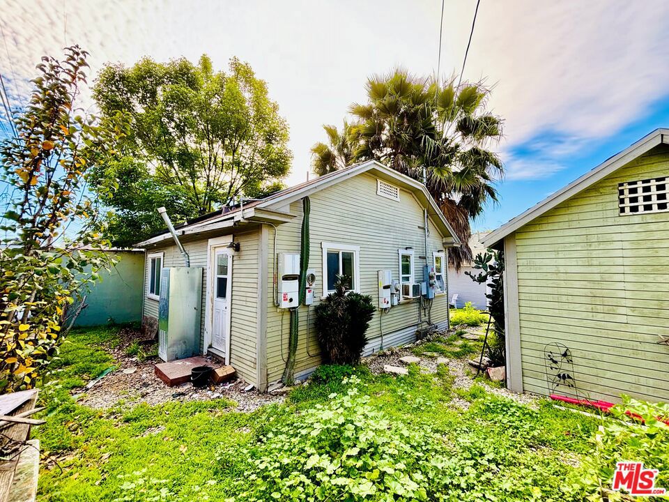 800 N Hobart Boulevard Property Photo 32