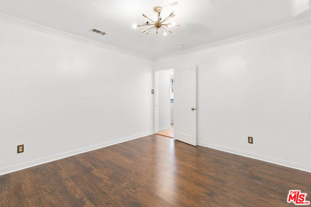 736 N Alta Vista Boulevard Property Photo 19