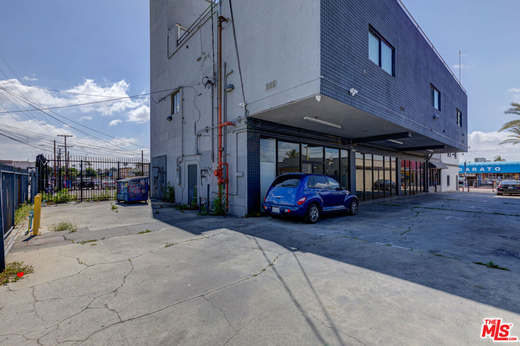 4985 Whittier Boulevard Property Photo 2