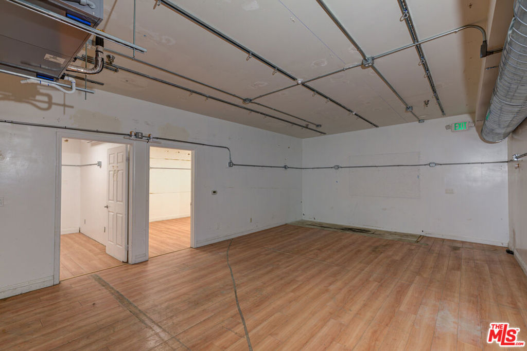 4985 Whittier Boulevard Property Photo 6