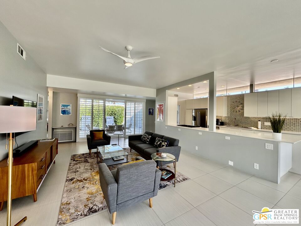 306 Desert Lakes Drive Property Photo 7