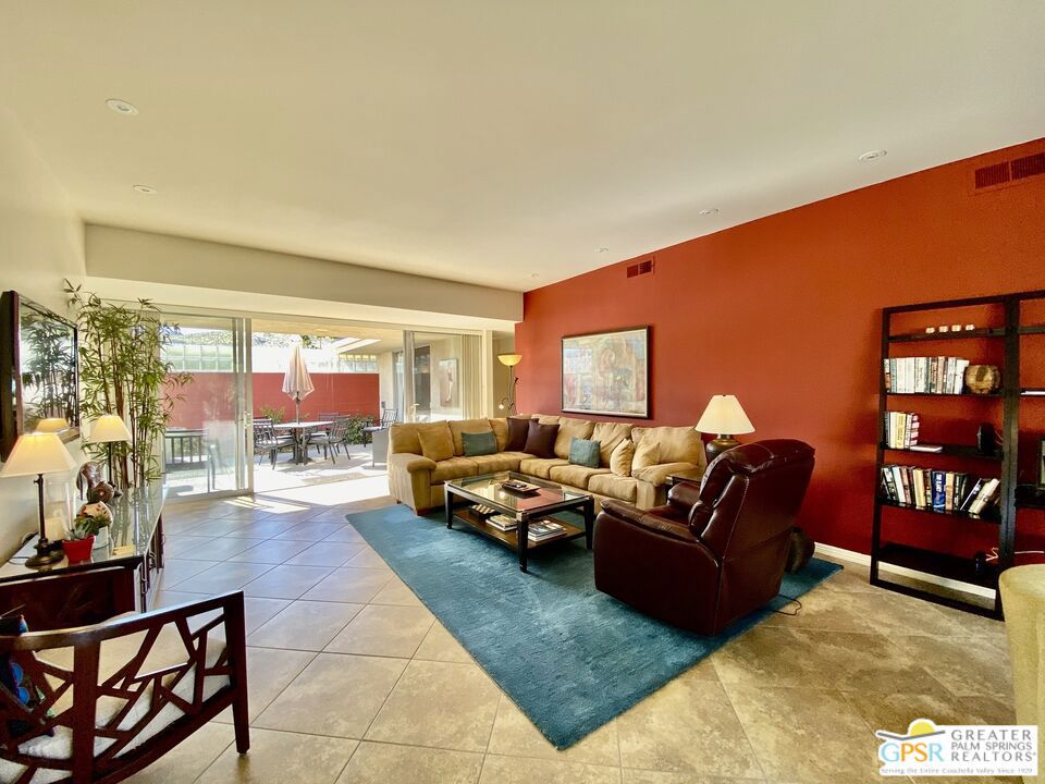272 Desert Lakes Drive Property Photo 14