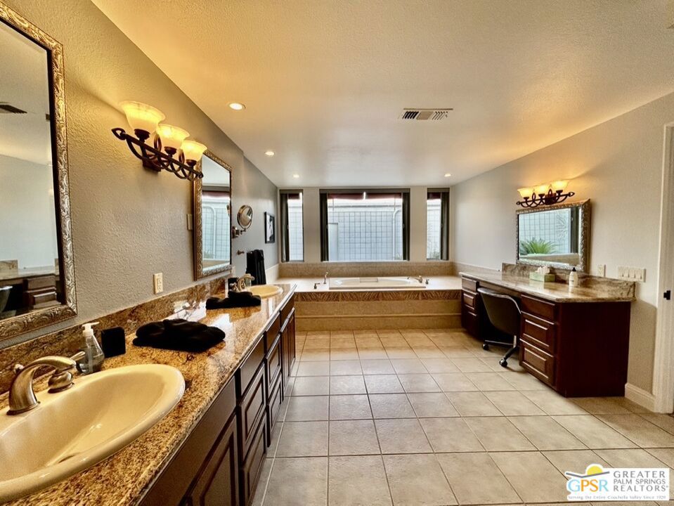 515 Desert Lakes Drive Property Photo 21