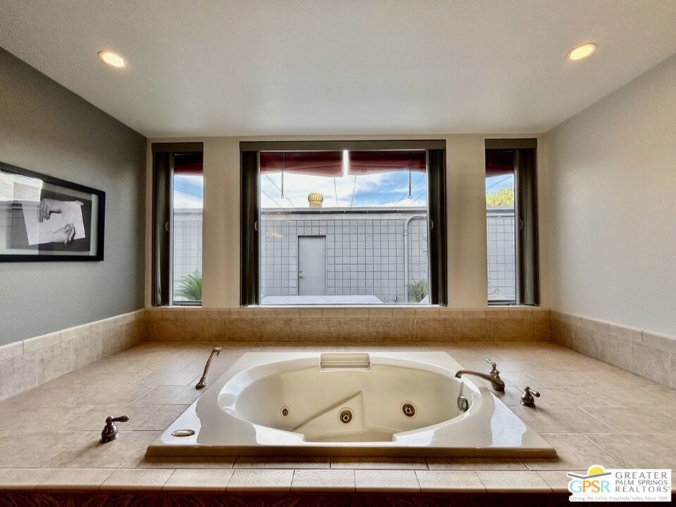 515 Desert Lakes Drive Property Photo 24