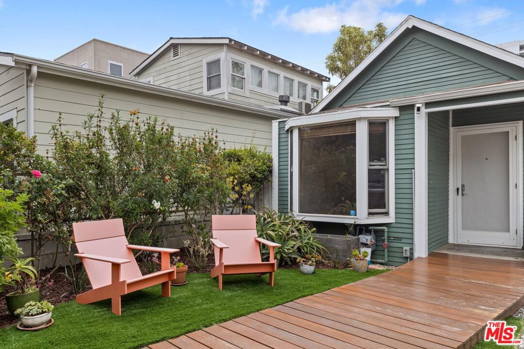 2730 2nd Street Property Photo 2