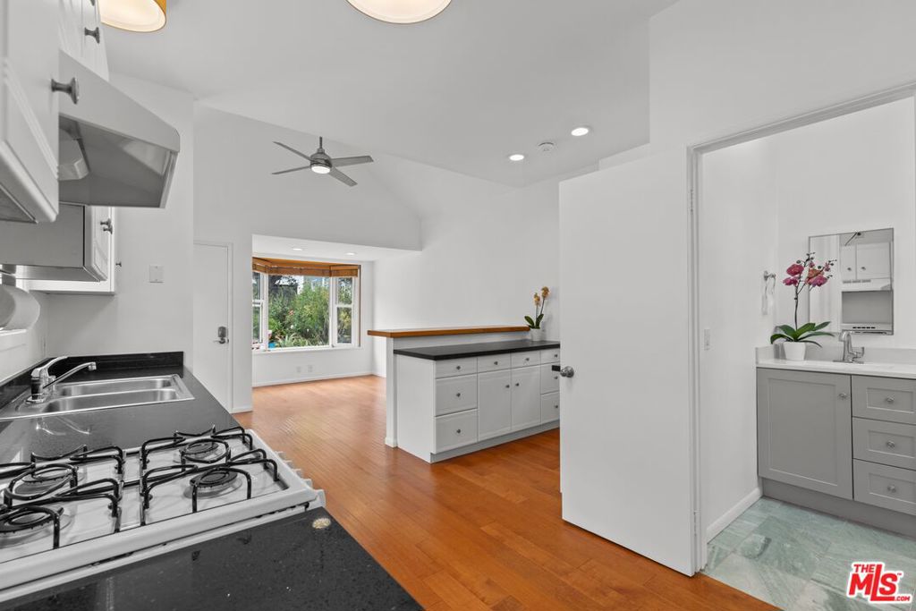 2730 2nd Street Property Photo 4