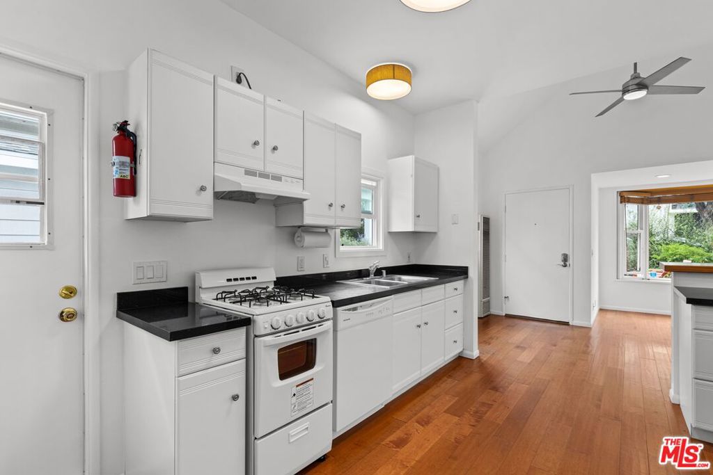 2730 2nd Street Property Photo 5