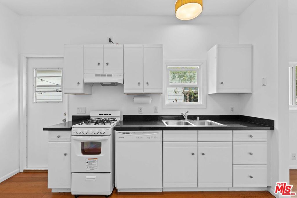 2730 2nd Street Property Photo 6