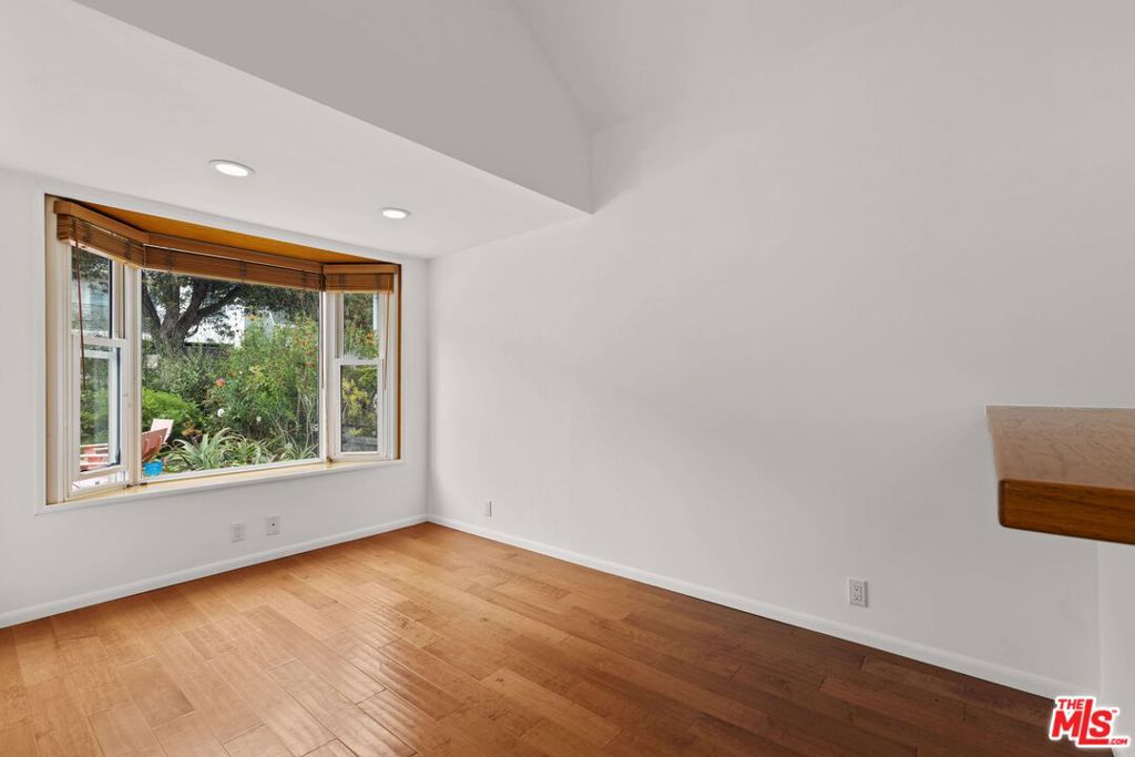 2730 2nd Street Property Photo 8