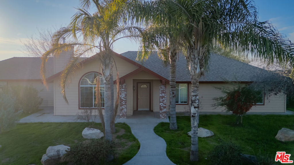 Lindsay Real Estate Listings Main Image
