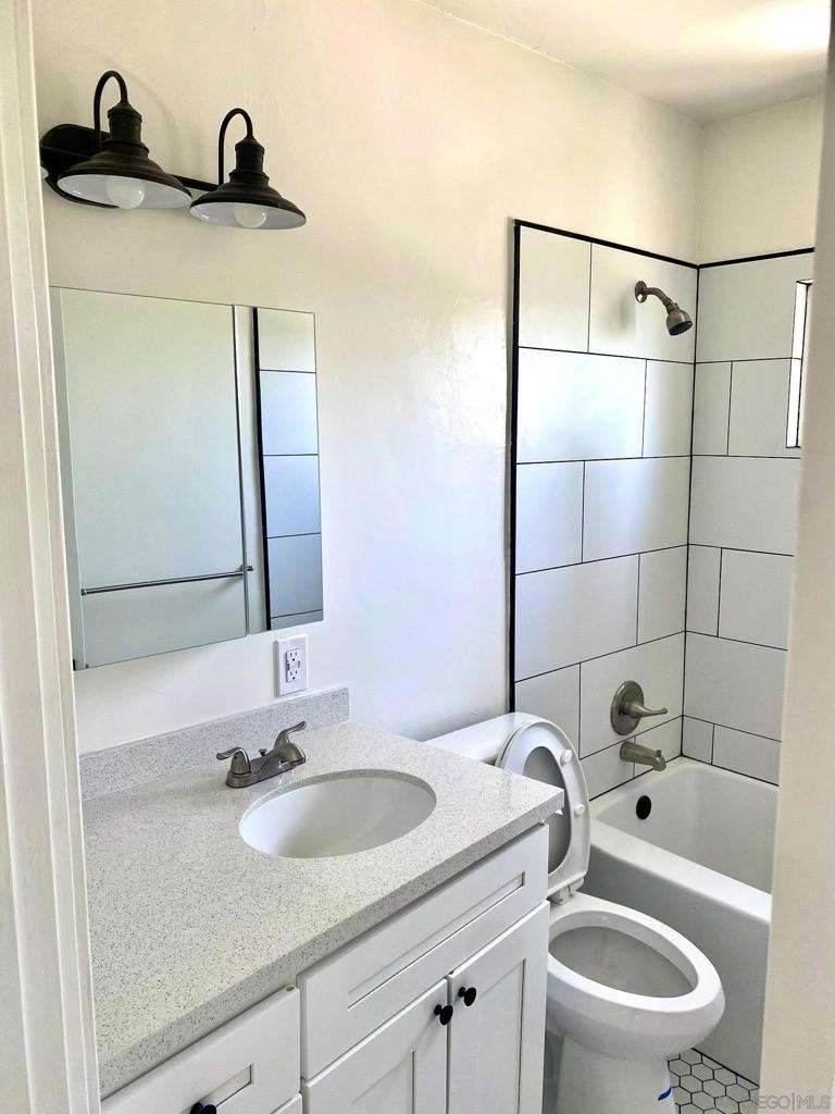 3458 Monroe Avenue Property Photo 5