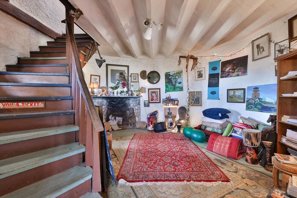 Desert View Tower & 3 Homes Property Photo 6