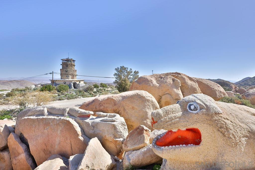 Desert View Tower & 3 Homes Property Photo 13