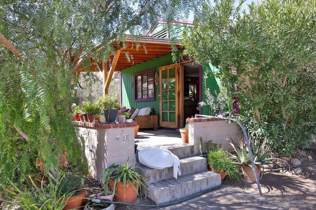 Desert View Tower & 3 Homes Property Photo 14