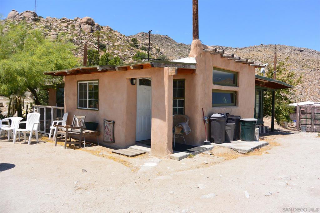 Desert View Tower & 3 Homes Property Photo 23