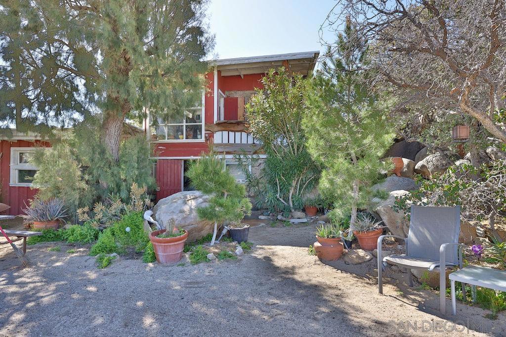 Desert View Tower & 3 Homes Property Photo 31