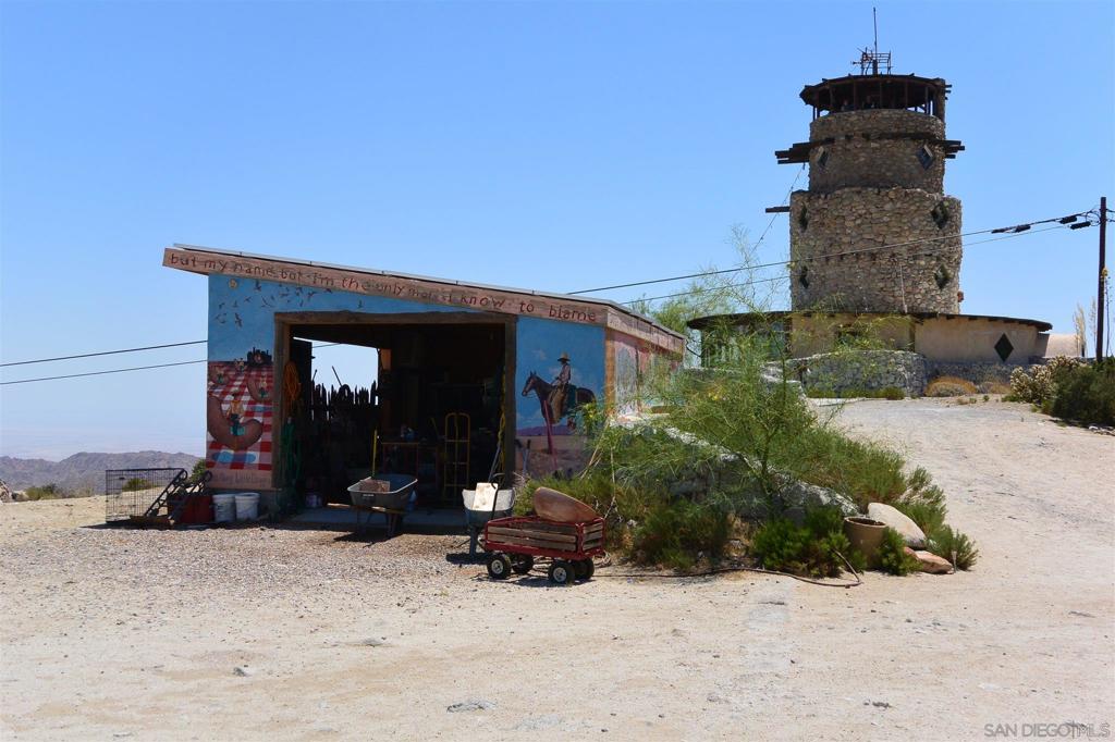 Desert View Tower & 3 Homes Property Photo 32