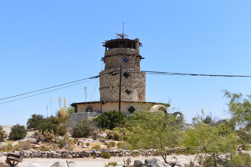 Desert View Tower & 3 Homes Property Photo 35