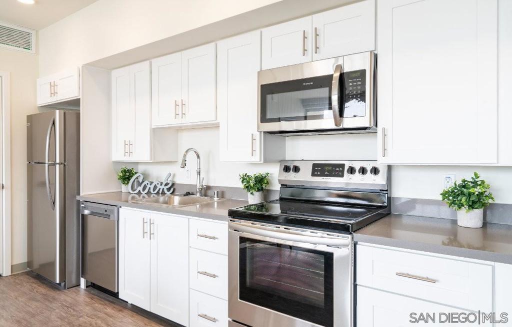 2828 Broadway Property Photo 8