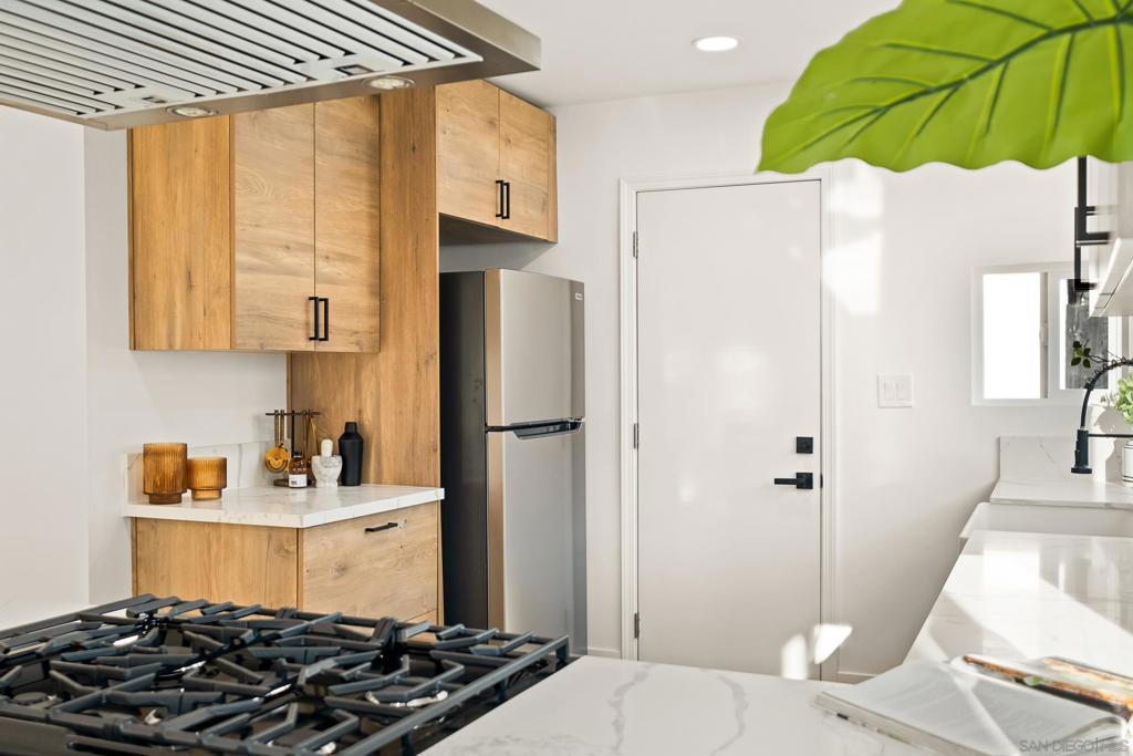 4227 29 Swift Ave Property Photo 11