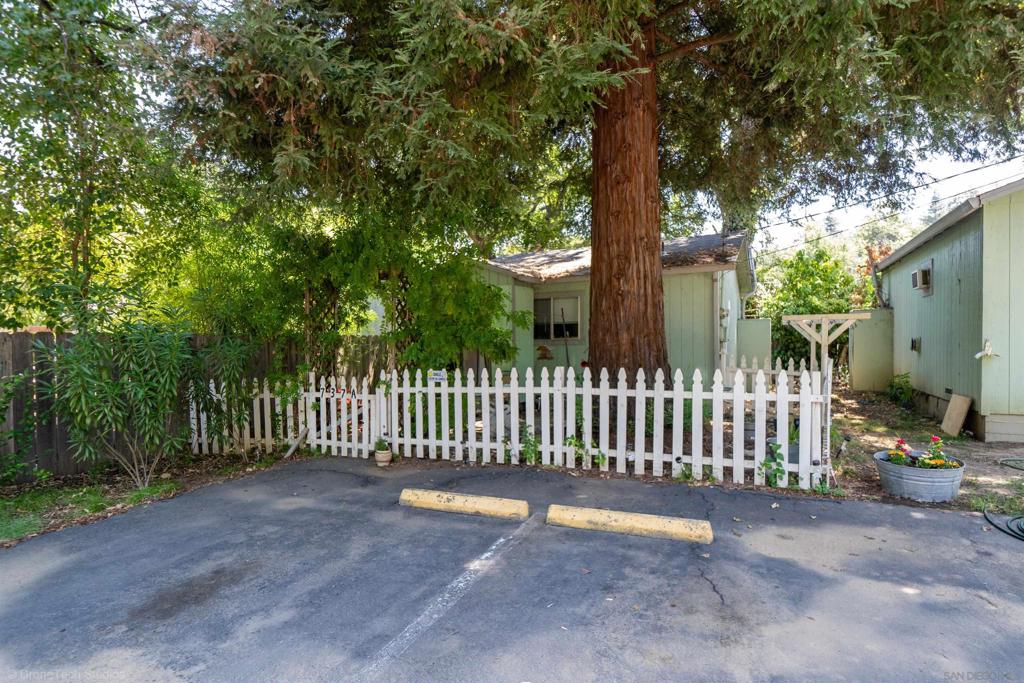 737 Leland Court Property Photo 15