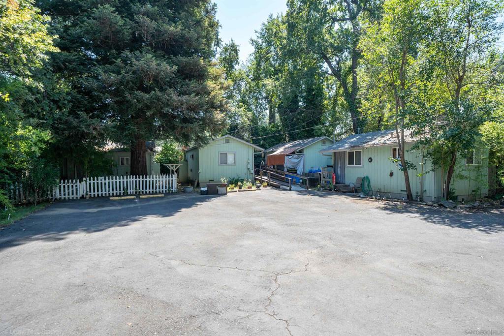 737 Leland Court Property Photo 16
