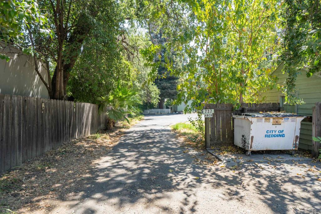 737 Leland Court Property Photo 18