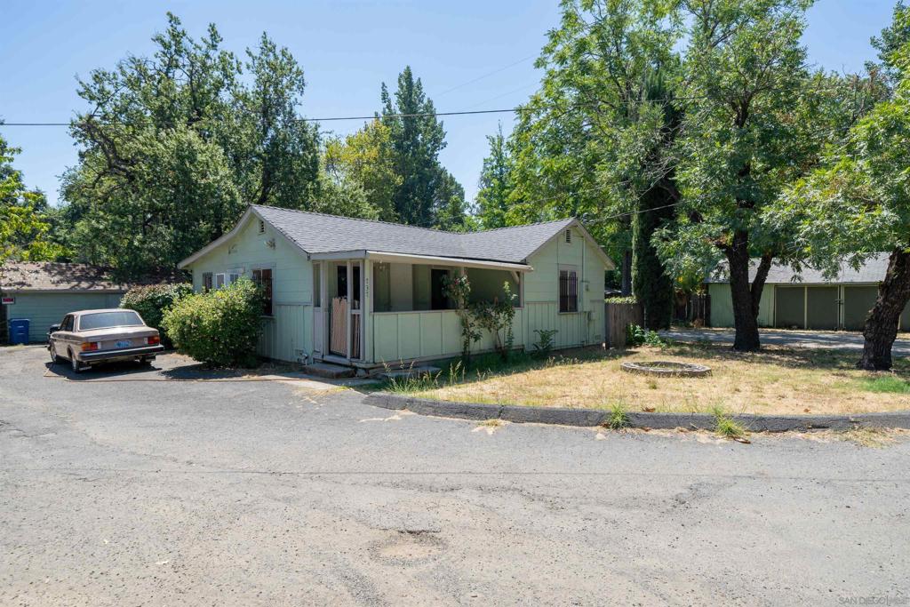 737 Leland Court Property Photo 20