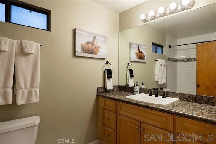639 Crestwood Dr Property Photo 6