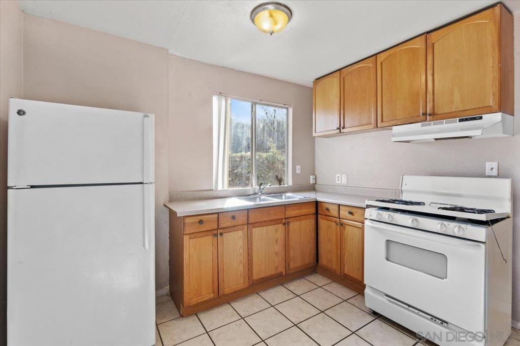 3658 60 Euclid Ave Property Photo 6