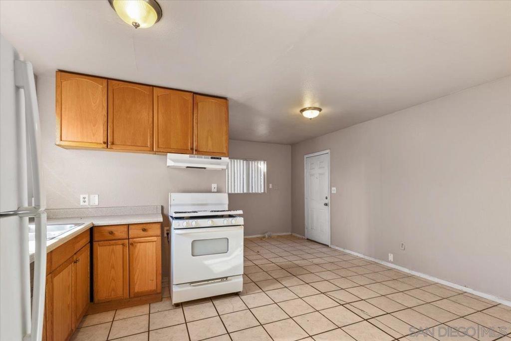 3658 60 Euclid Ave Property Photo 7