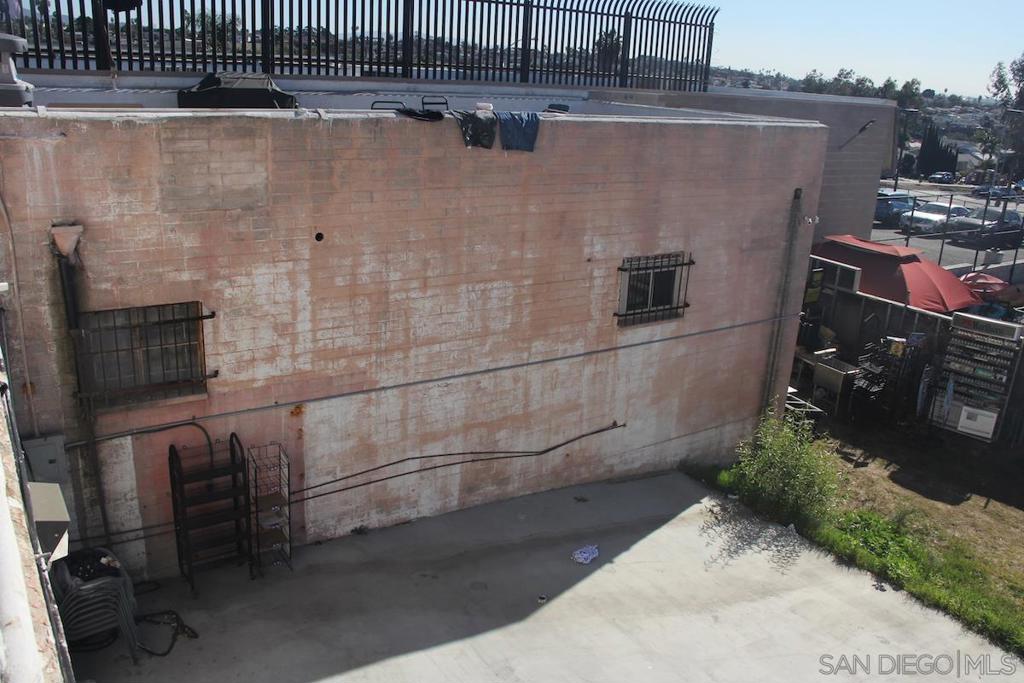 5053 Churchward Street Property Photo 5