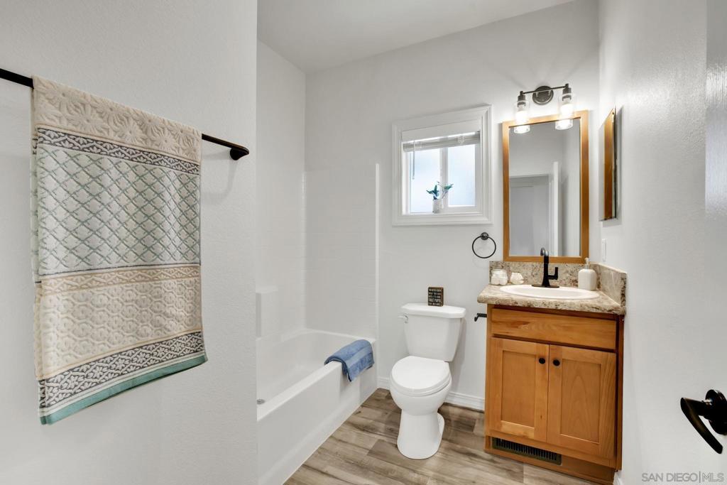 13217 Aurora Dr 28 Property Photo 23