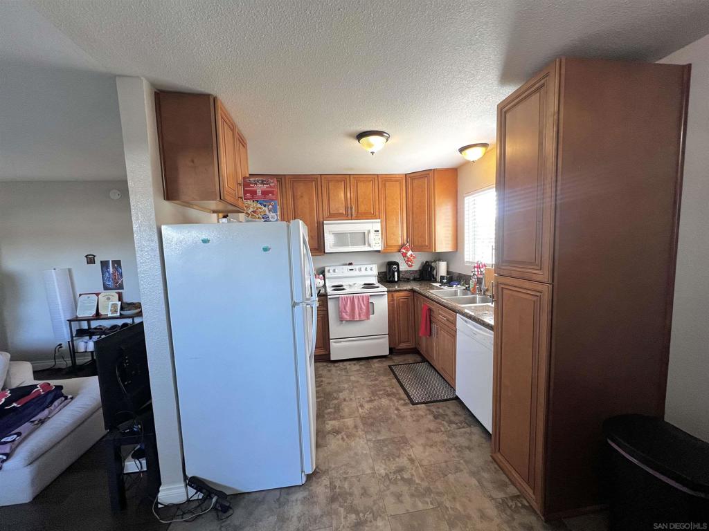 1811 E Grand Ave 175 Property Photo 4
