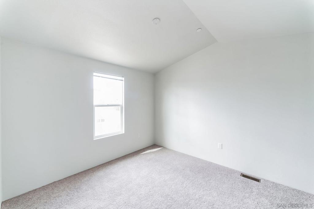 25521 N Lincoln Avenue 22 Property Photo 17