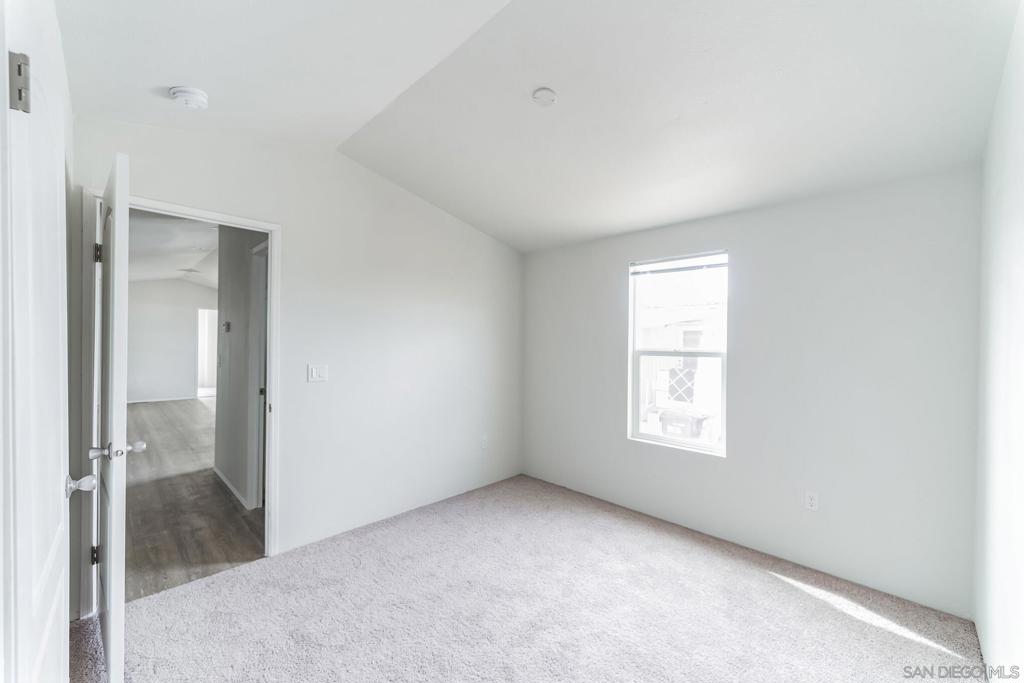 25521 N Lincoln Avenue 22 Property Photo 18