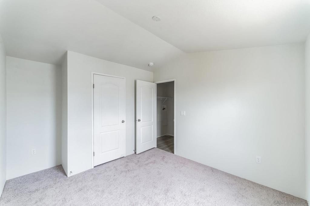 25521 N Lincoln Avenue 22 Property Photo 19
