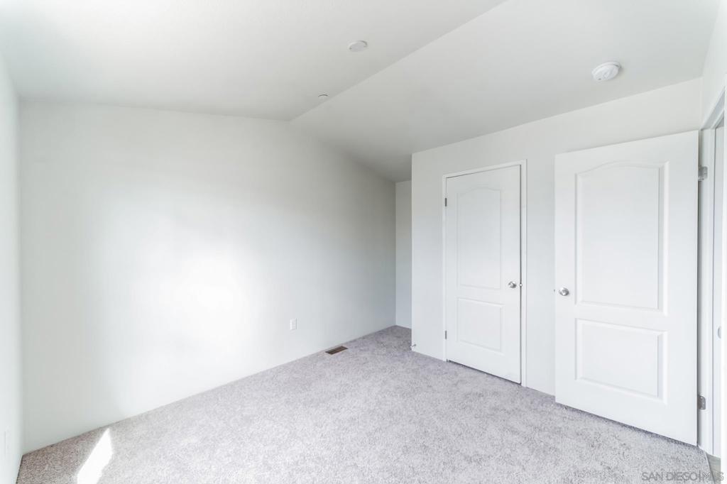 25521 N Lincoln Avenue 22 Property Photo 20