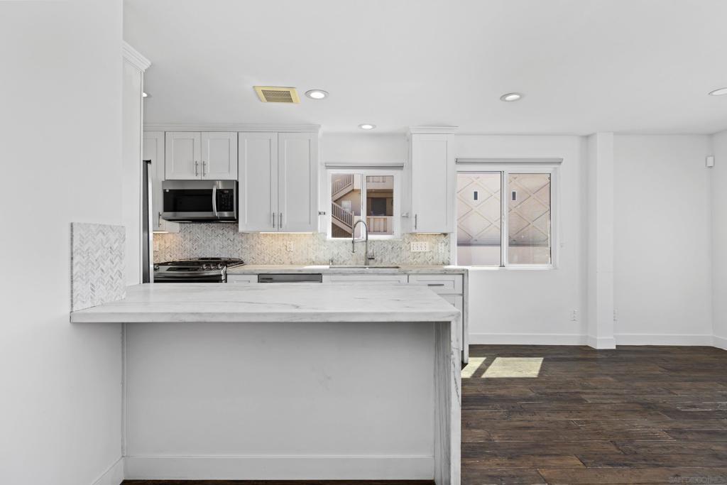680 682 Ocean Ln Property Photo 11