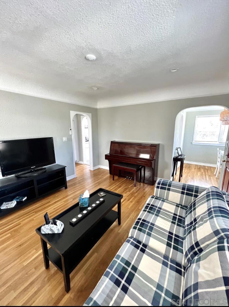 4131 Lamont St Property Photo 9