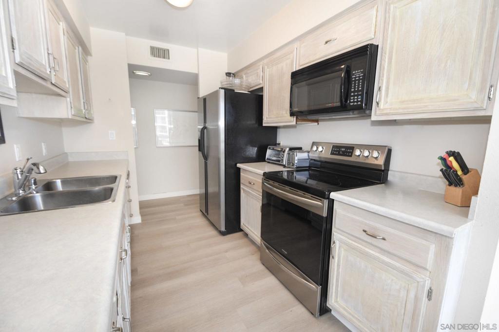 1730 Avenida Del Mundo 806 Property Photo 4