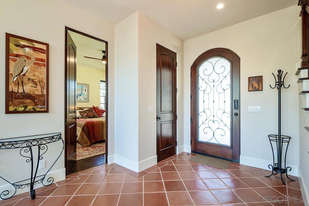 250017630SD Property Photo 7