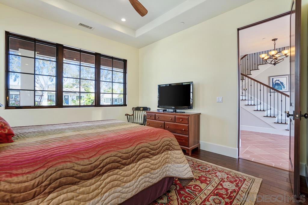 250017630SD Property Photo 10